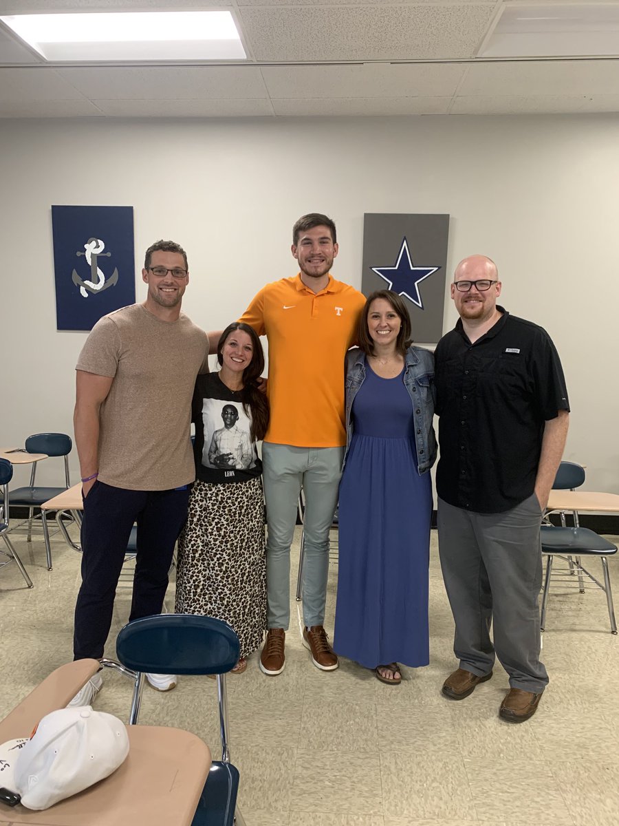 Thanks ⁦<a href="/fulkerson_john/">John Fulkerson</a>⁩ for coming to Farragut to speak to our guys in advisory about servant leadership. We enjoyed getting to hear from you!