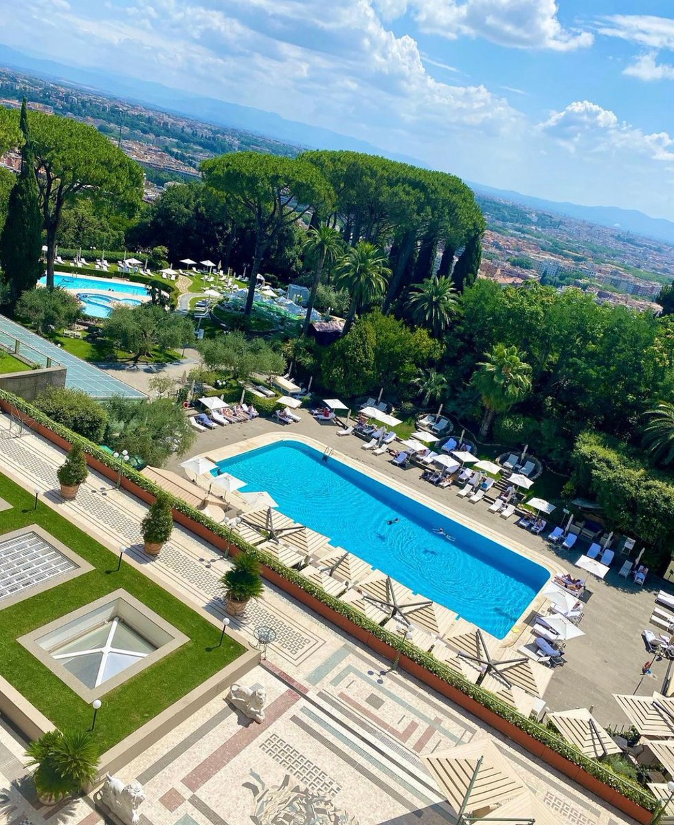 RomeCavalieri's tweet photo. Rome from a different point of view ✨
📸 // karina_vondahe
#MotivationMonday
#beautifulview #warmthofhospitality #feelingathome #hosting #perfecthost #details #thedevilisinthedetails #happymonday #smile #beourguest #hospitality #beautifulhotels #rome #roma #eternalcity #italy https://t.co/dsTbEgOs7s
