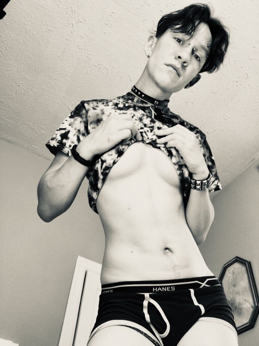 You know you want a lil kinky freak in your DMs #FTM #transporn https://t.co/VRyQ9L4hvP<a href="/tag/ftm"class="tags"><span>#ftm</span></a><a href="/tag/transporn"class="tags"><span>#transporn</span></a>