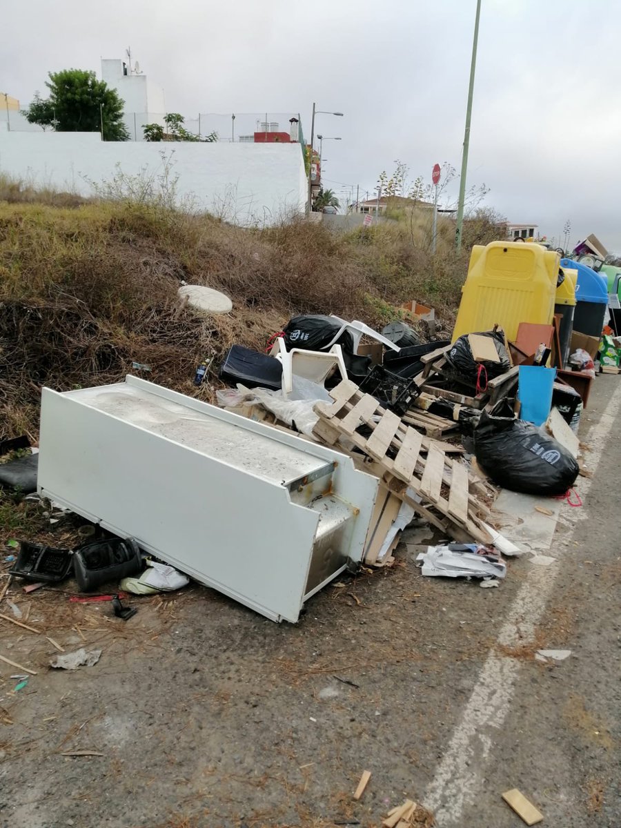 Jerome_Torres's tweet photo. @HidalgoAlcalde Mejor limpiar los barrios no? Esto en La Milagrosa https://t.co/kyvshXZE8E