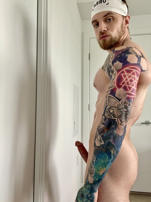 Watch YesBrawn's leaked NSFW photo on TwXstars