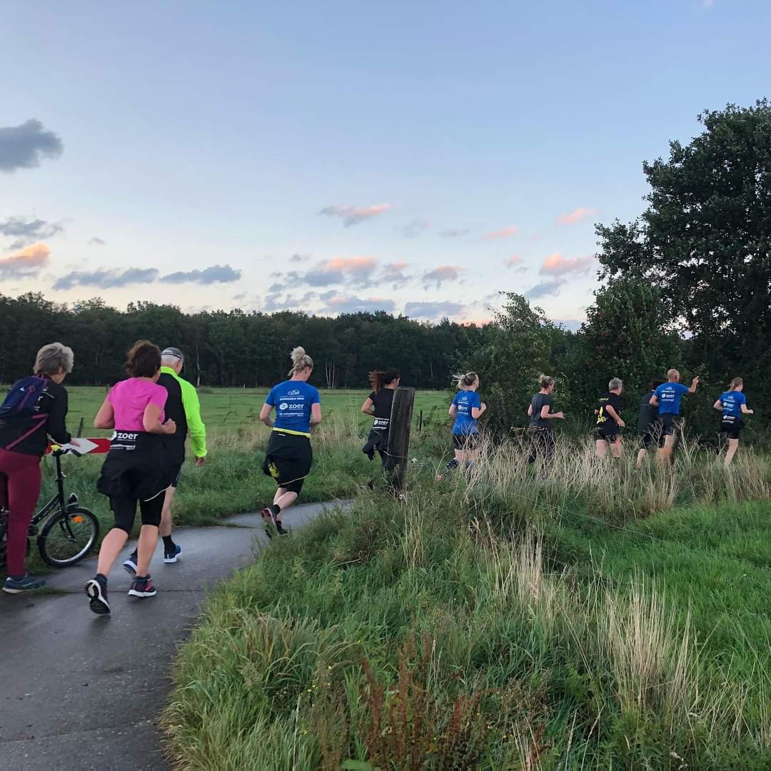 Loopgrkoekange's tweet photo. De scholen zijn weer begonnen. 
Begin ook (weer) met hardlopen !
Iedere dinsdagavond om 19:30 uur verzamelen we bij KIA, Sportlaan 41 Koekange 
#koekange #koekanjers #dewijk #samenlopenisleuker #samenlopen #hardlopen https://t.co/S20PHBBfHe