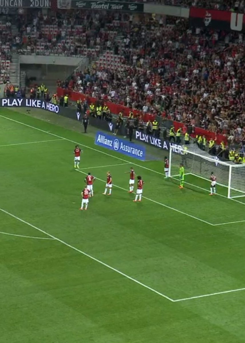 Vivement le retour de Milik hier encore ça manquait clairement de présence dans la surface