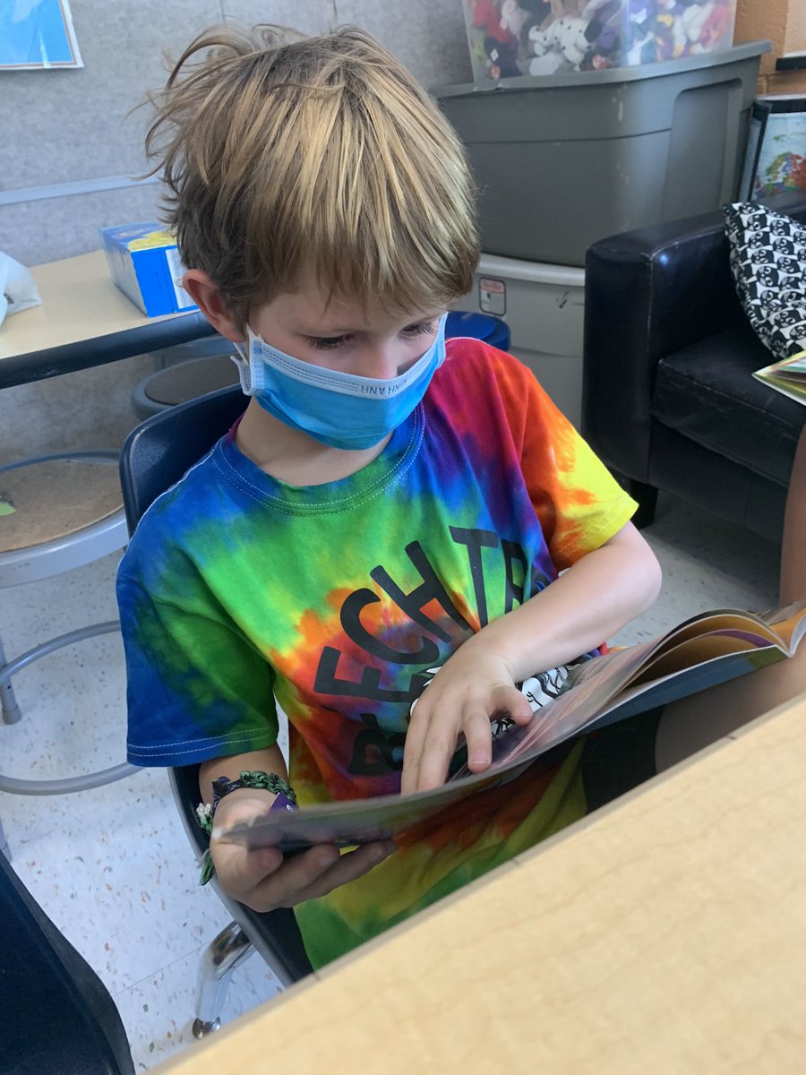 A class full of readers! @BeechTreeElem <a href="/sacarter84/">Stacy carter</a> <a href="/FCPSR2/">FCPS Region 2</a>