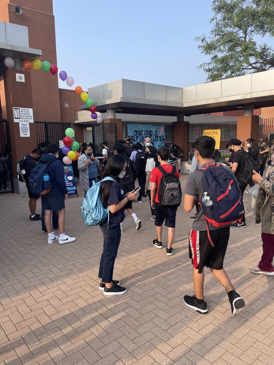 SanGabrielUSD's tweet photo. SGUSD is open for business! From super heroes to kids celebrating birthdays or simply just being together for lunch again, it was a wonderful first day of recovering, reconnecting, and reimagining the possibilities! #sangabrielexperience #firstdayfun #sgusd https://t.co/VQAgnO7DKK