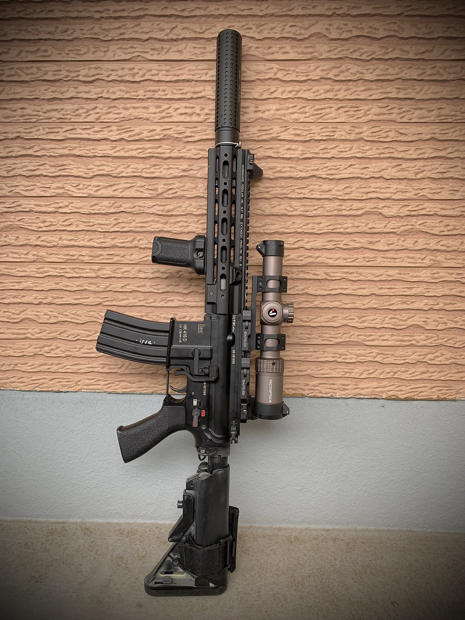 HK 416D トイガン VICTOPTICSスコープ付き HK 416D トイガン VICTOPTICSスコープ付き ほぼ新品】次世代電動