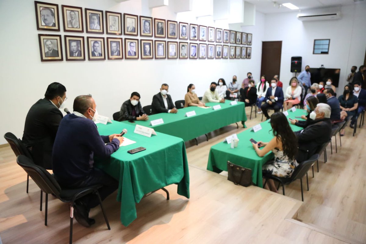 CEPI_PRIPue's tweet photo. Después del análisis de la documentación recibida, los integrantes de esta Comisión Estatal de Procesos Internos entregamos el dictamen de idoneidad procedente a la fórmula integrada por @NestorCamarillo y @MerloIsabel para dirigir por el periodo 2021-2025 el @PRIdePUEBLA. https://t.co/YUggvOCSDw