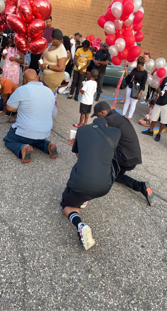 TheKnight_show's tweet photo. Sometimes all you can do is pray!! #ceasefire #Ripjaymo https://t.co/Y5PM8QYdS5