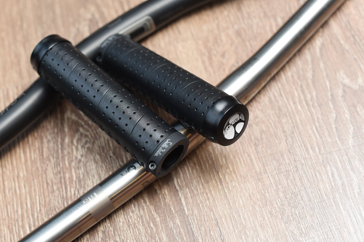 odot0718's tweet photo. Colorplus x selle italia leather Grips.
https://t.co/mfoYLEfaEn https://t.co/yXdCgHgrg9