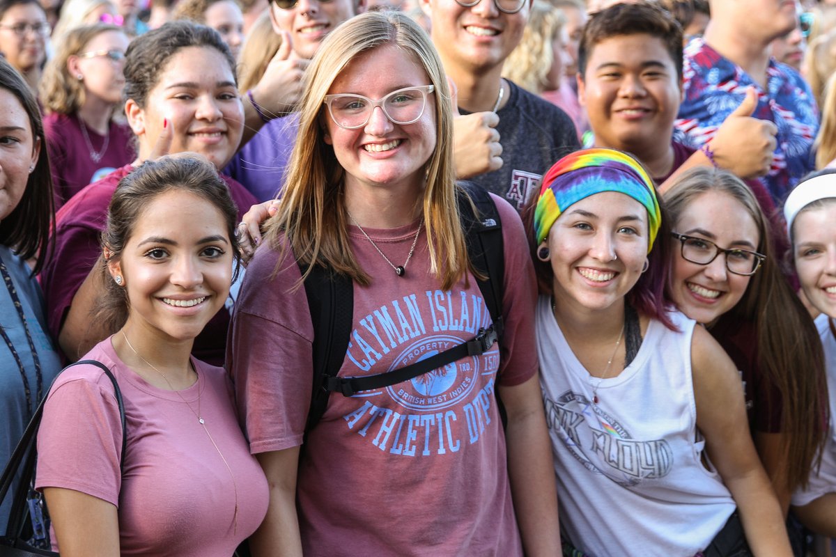 TAMUClassof25's tweet photo. Ready for a #HowdyWeek GatheRing? Join us tomorrow at Stage 12!
💥First official yell practice of fall with @tamuyell 
🌭Free food and drinks
👍Try on a Class of '25 #AggieRing
🤠Giveaways galore
Register for free at https://t.co/1RM3Gzu1Pl https://t.co/6dffofv5QI