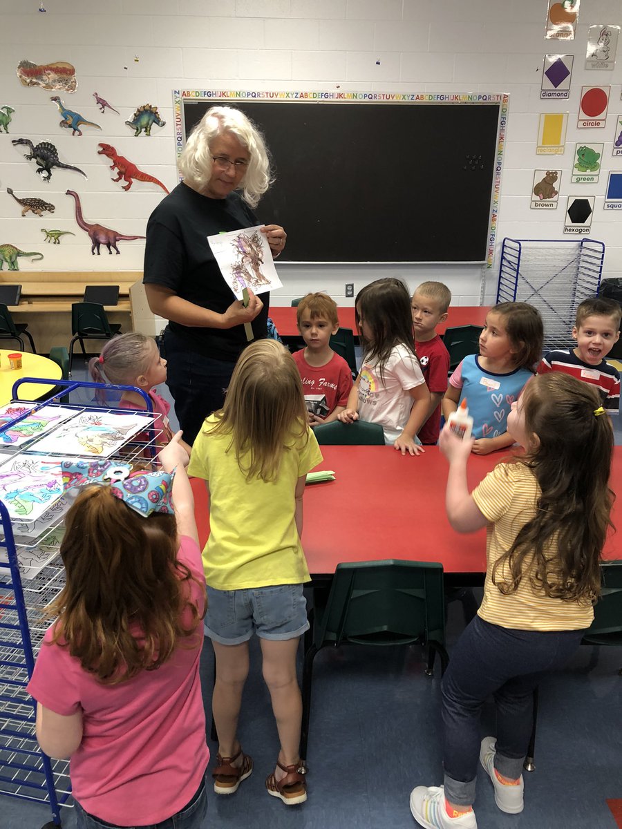 _shelbyparks's tweet image. 1st Day of PRESCHOOL for our Puppy class went great today! 🍎 We are looking forward to a wonderful year! We are still accepting students for those who still want to register! 📚 call today 317-392-5128. #WHYPARKS
#smallclasssizes #greatstaff #affordable #greatexperience
