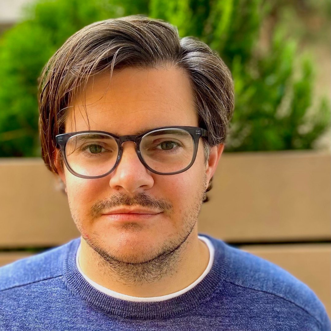 Coverfly tweet media