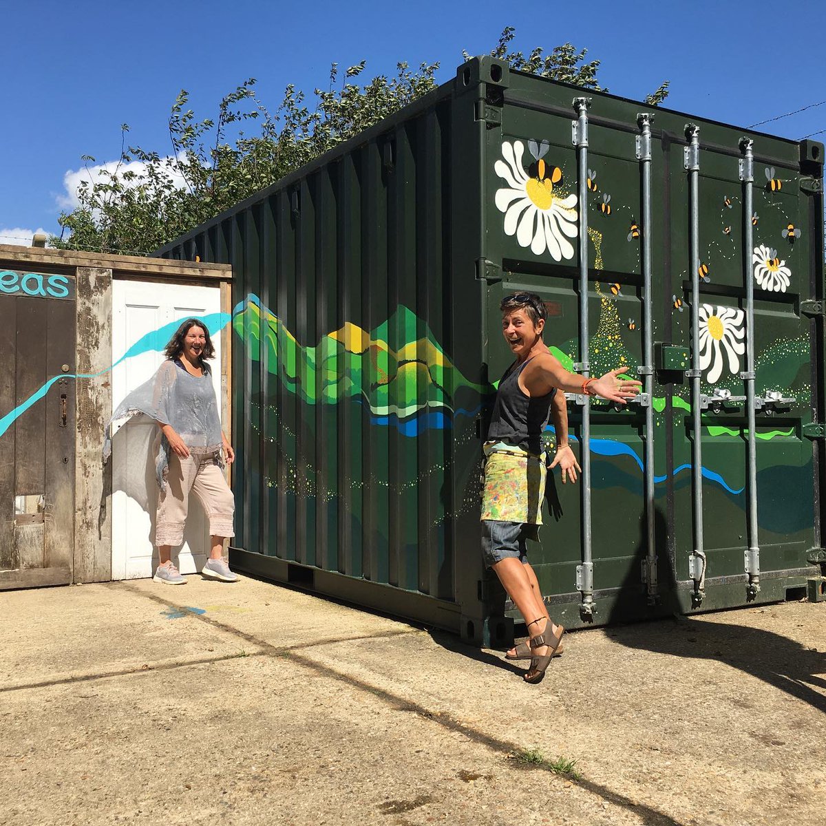 Creative Waves tweet media