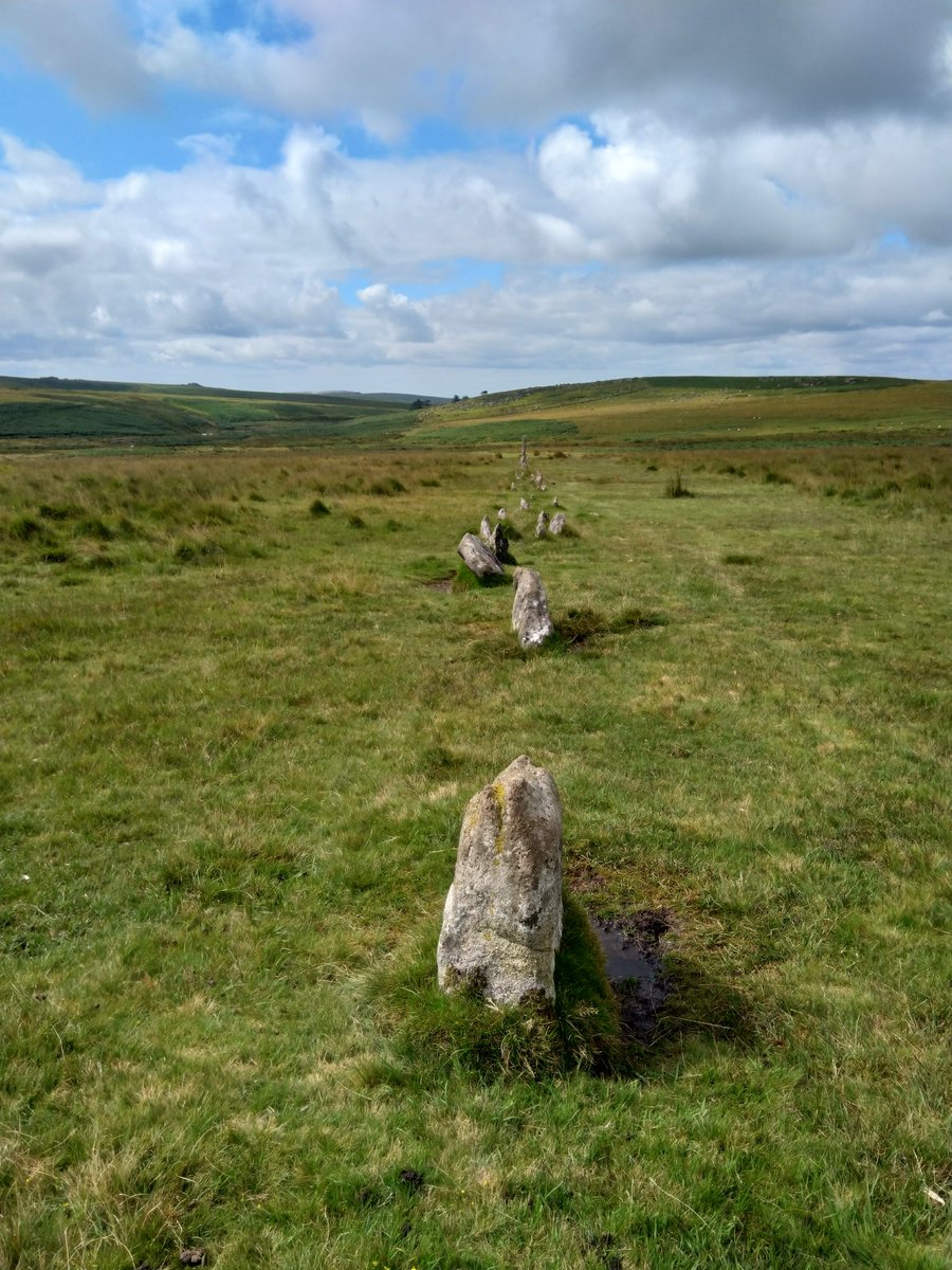 sprogsanddogs's tweet photo. Been a while without a #megalithic monument picture.

To remedy this, herewith a stone row at #Drizzlecombe in @dartmoornpa 

#BronzeAge #Neolithic #prehistoric #prehistory #standingstones #standingstone #menhir #Dartmoor https://t.co/RK8luVR2uS