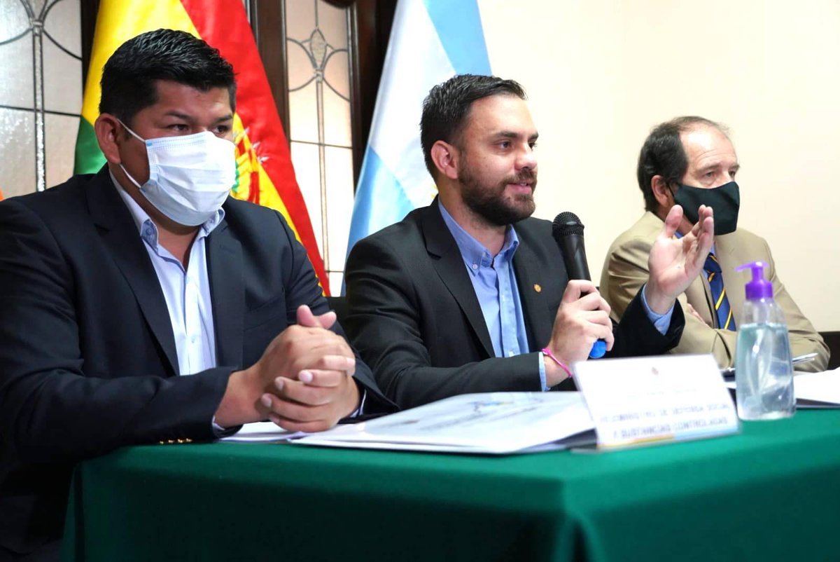 VDS_SC's tweet photo. Inicio a la VII reunión de la Comisión Mixta #Bolivia-  #Argentina sobre drogas y delitos conexos, donde trabajaron en temas de reducción de la oferta de #drogas, lavado de activos, cooperación judicial sobre técnicas de investigación en materia de narcotráfico y delitos conexos. https://t.co/pm4moIWtU5