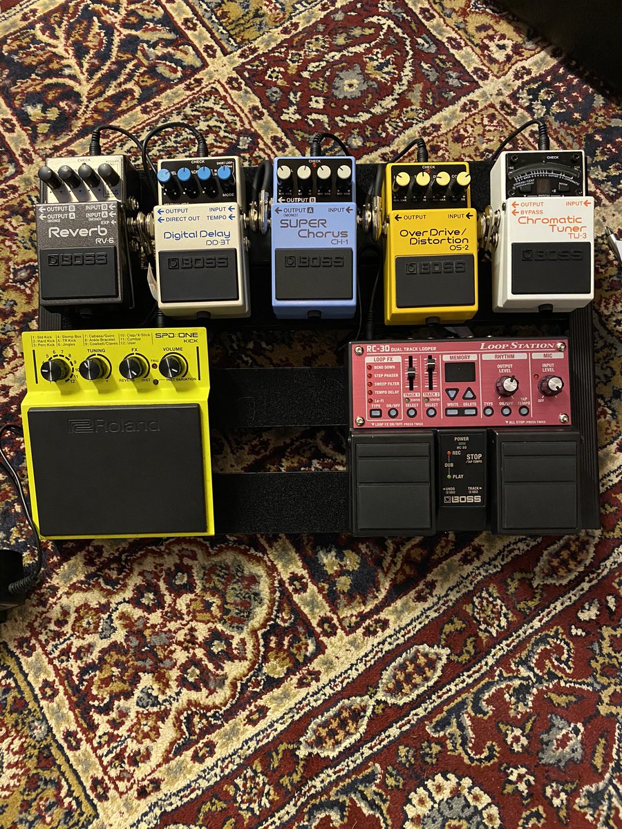 PGCiarletta's tweet photo. All the gear & .... 😆🎶
#boardbuilding https://t.co/KXbB6uGvTP
