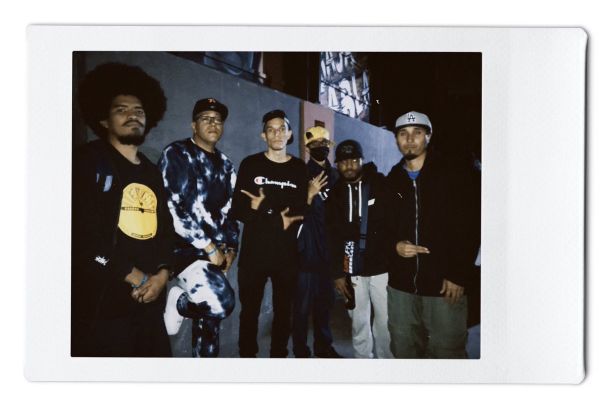 Jeaterai_'s tweet photo. Street fam.
En el #CandelaShowcase
@UnTalYupi x #Cesn x #Jeaterai x #Humo x @NichessOne x #MicZoldiah https://t.co/S0CyIB4KEc