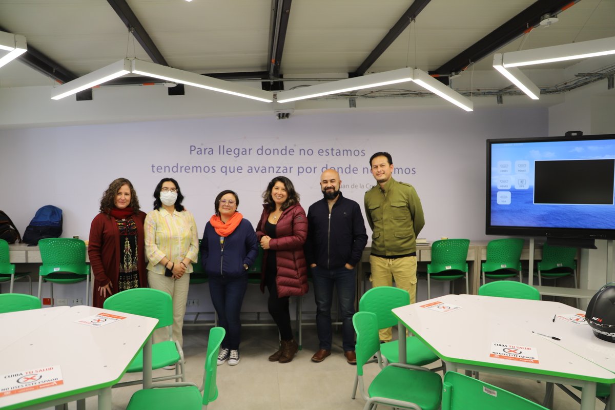 IDEP_Bogota's tweet photo. Nos despedimos de la #FILBo2021📚, pero nos quedamos con varios recuerdos.
🟠 17 de agosto: Conferencia-taller "Corporeidad, técnicas somáticas y socioemocionalidad"
🟠 21 de agosto: Taller de escritura creativa para docentes
Mira los momentos más significativos👇 https://t.co/kUaf4ec0lD