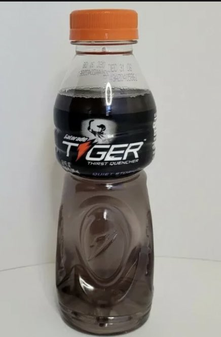 bigdonkey47's tweet image. 47 retweets and I’ll film myself drinking this Gatorade that expired in 2008 and definitely not throwing up (inspired by @JOEL9ONE canned Gatorade tweet)