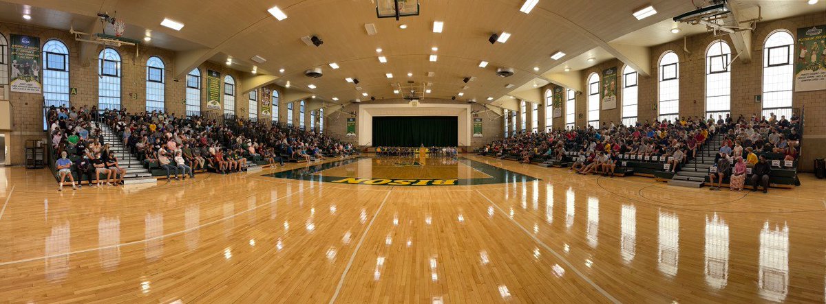NDSUEngineering's tweet image. Pretty exciting morning welcoming more than 500 new students to the College of Engineering!!!
🤘💚💛🎉

#ExperienceNDSU #NDSUengineering