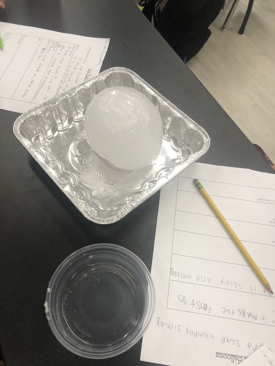 kim_leach2000's tweet image. @StricklerHayley 5th grade scientist making observations during Ice Balloon Lab. #relativedensity #teamwork #bengalpride @BryantElem