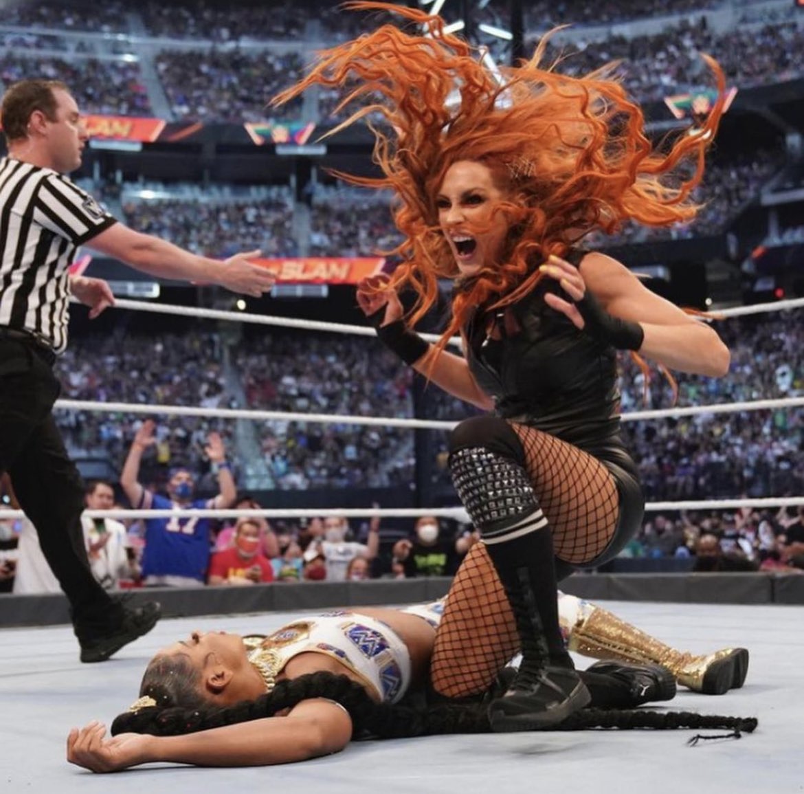 GloriousLTBombs's tweet photo. SO Y'all wanted HEEL BECKY, now you have itβ€οΈβπ₯π€ #BeckyisBack https://t.co/TcTYeeSLiT