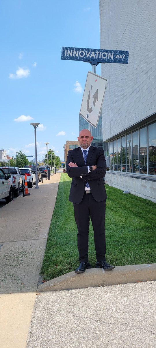 I don't think there is a more symbolic way to start my visit to Missouri and Kansas than starting it off at Innovation way. 
Great meeting with <a href="/BioSTL/">BioSTL</a> So much potential for cooperation on #innovation