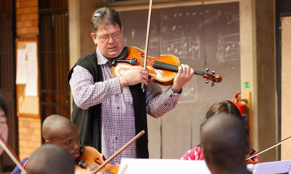 Educators, your students who were once beginners may not be so "beginner" anymore! Help them step-up with confidence with our comprehensive guide. ⬆️  READ: bit.ly/3D6Kudl