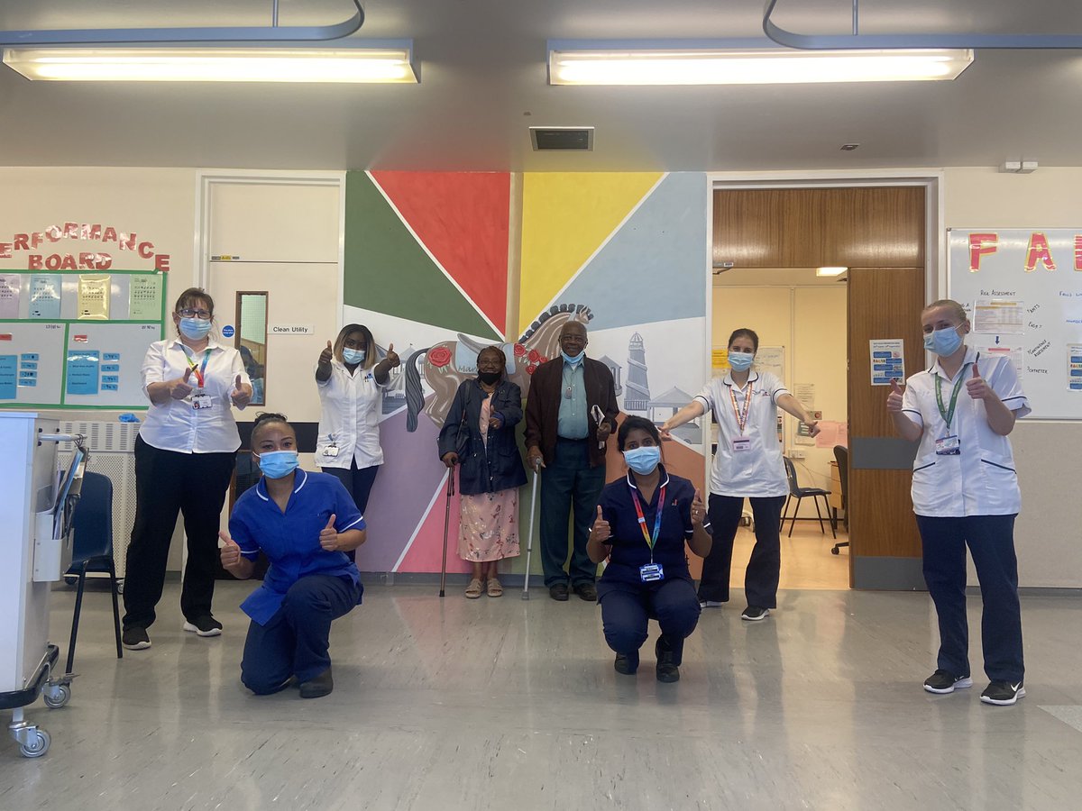TeamC54's tweet photo. Our dear Mr Lincoln came back to say a big thank you to our therapists. Lincoln was with us for over 2 weeks and has made a full recovery. Congratulations Lincoln  we wish you all the best and thanks for the visit! @malia616 @HCOPTHERAPY_NUH @SarahMack24 @TeamC54 https://t.co/6qab2Npaq8