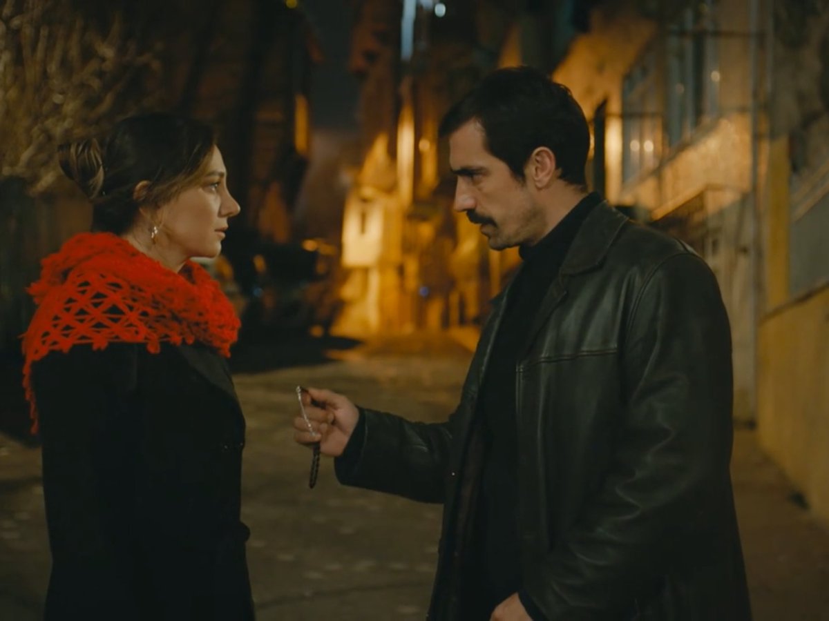 IbrahimCelikolE's tweet photo. #MiHogarDivinity23A
#İbrahimÇelikkol
#DemetÖzdemir
#DoğduğunEvKaderindirir
Cap 24
* 1ª impresiones
https://t.co/dIcsYsWMOJ
* Los 2 hogares de Zeynep Cap 1-7 
https://t.co/XU54v6POVM
* Mehdi Vs Ferhat
https://t.co/kH5iAAef4f
* tertulia Tu hogar mi destino
https://t.co/lJBfAsoMU9 https://t.co/LFKEieqfRn