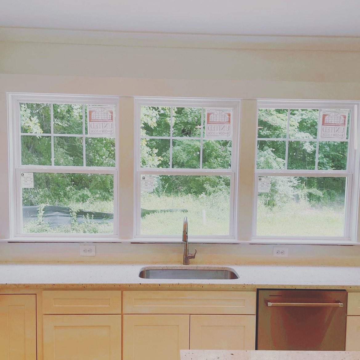 unitedwindowmfg's tweet photo. Simple kitchen inspiration. Love this classy and elegant look. 

Pc 📸 : @casaaguayo (ig)

#unitedwindowsanddoors #unitedwindowmfg #vinylwindows #kitchendesign #kitcheninspo #interiordesign https://t.co/Z2eC0fSKBb