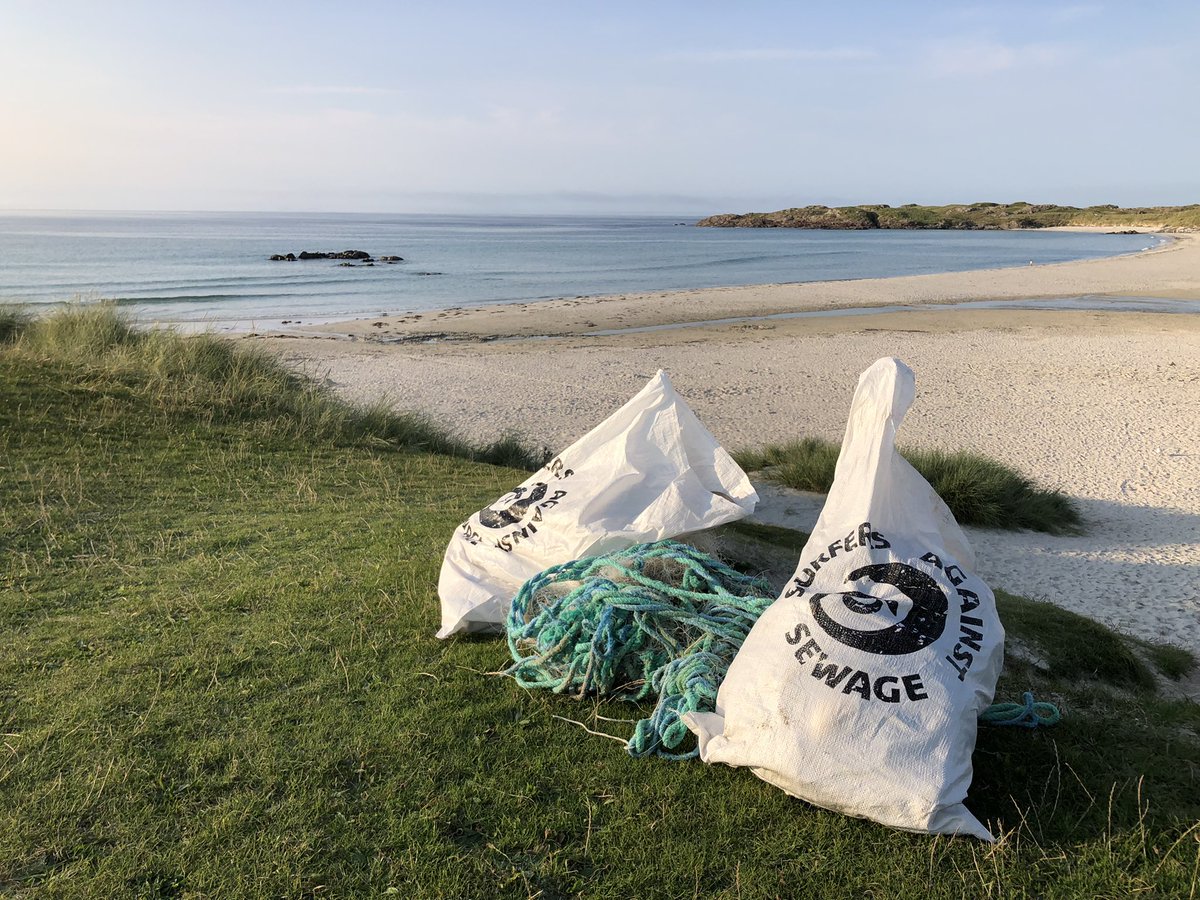 SuilanSpink's tweet image. 2 small coves &amp;amp; 1 short #beach (regularly cleaned) Bit tired of this! #MarineDebris #plasticpollution visitor man power is great a job need more than you can imagine  #organisation #beachclean #necessity for #environmental #survival @nature_scot @NicolaSturgeon @ourseas_scot