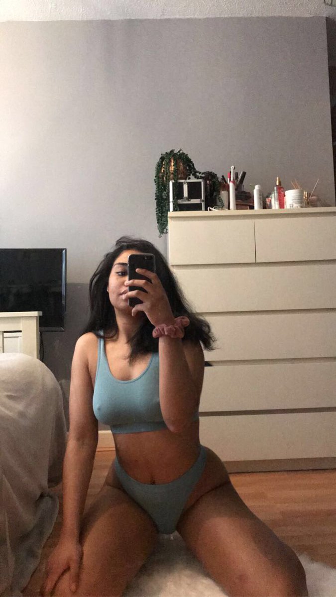 CarleyMerten's tweet photo. *✸ hiii my name is Carley
*✸ nineteen (mdni!!!) 
*✸ new to nsfw twitter 
*✸ she/her 
*✸ sub
*✸ bi
Snap carley_mertens
Buyers add me for the best deals and content ❤️❤️ https://t.co/bYQWuCPaAm