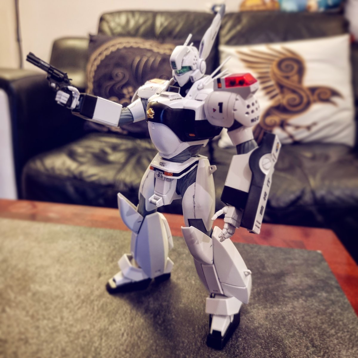 stoghz's tweet photo. And it's complete. I have a second Ingram which I'll build at a later date but this was a very fun, novel change of pace from the usual gunpla build.

#bandaimodel #patlabor #ingram1 #gunpla #modelkit #mastergrade https://t.co/JYQAfRd7xf