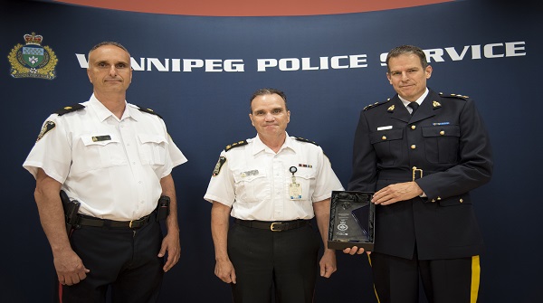 Congratulations @wpgpolice on receiving the CACP Award of Excellence for Combatting Organized Crime for 'Project Gold Dust'. / Félicitations @wpgpolice, récipiendaire du Prix d'excellence de la lutte contre le crime organisé de l'ACCP pour le projet 'Gold Dust'. @TIBCO