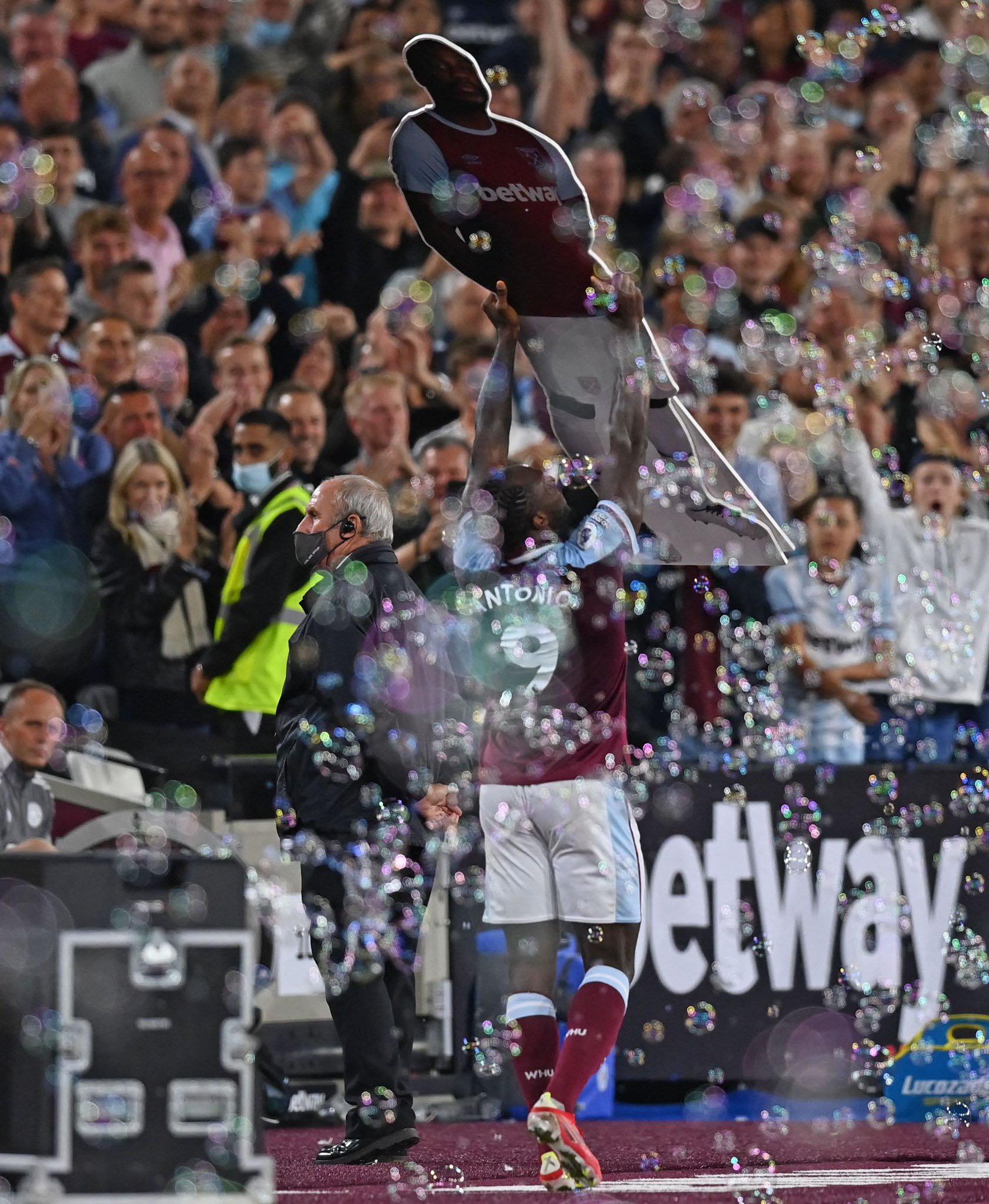 E9gQFM-XsBAuqqe?format=jpg&name=large