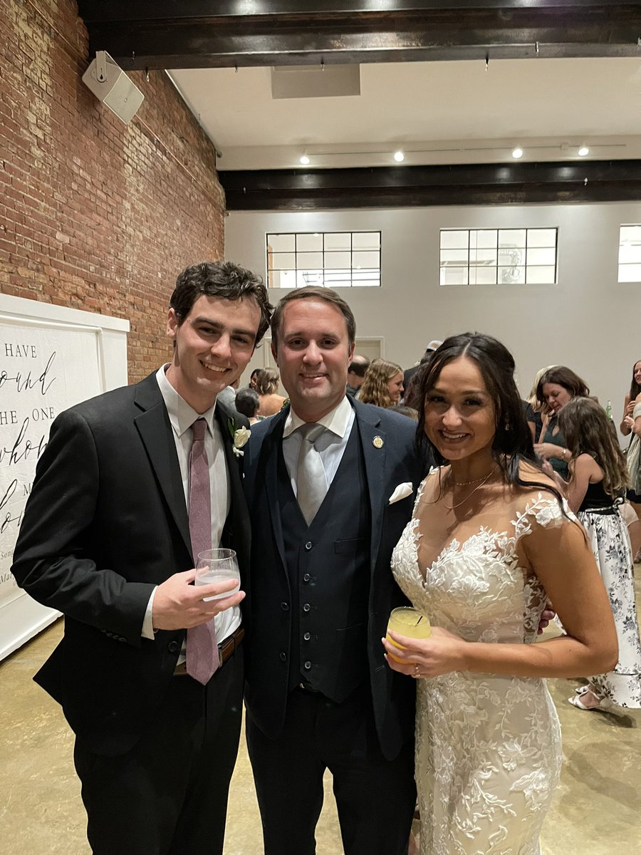 JasonMiyaresVA's tweet photo. Congratulations to @andrewteix!! Last night was an amazing wedding ceremony; wishing you and Mary a lifetime of memories and love! https://t.co/ERM6U76lCH