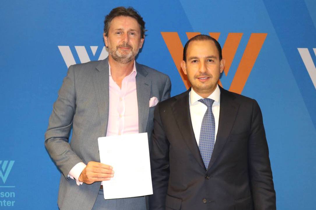 MarkoCortes's tweet photo. Nos reunimos con integrantes del @MexicoInstitute del @TheWilsonCenter para platicar sobre lo ocurrido en el pasado proceso electoral y la relación bilateral México - Estados Unidos. En @AccionNacional seguiremos #FortaleciendoLazos con nuestro país vecino. https://t.co/8TjMWE6oxP