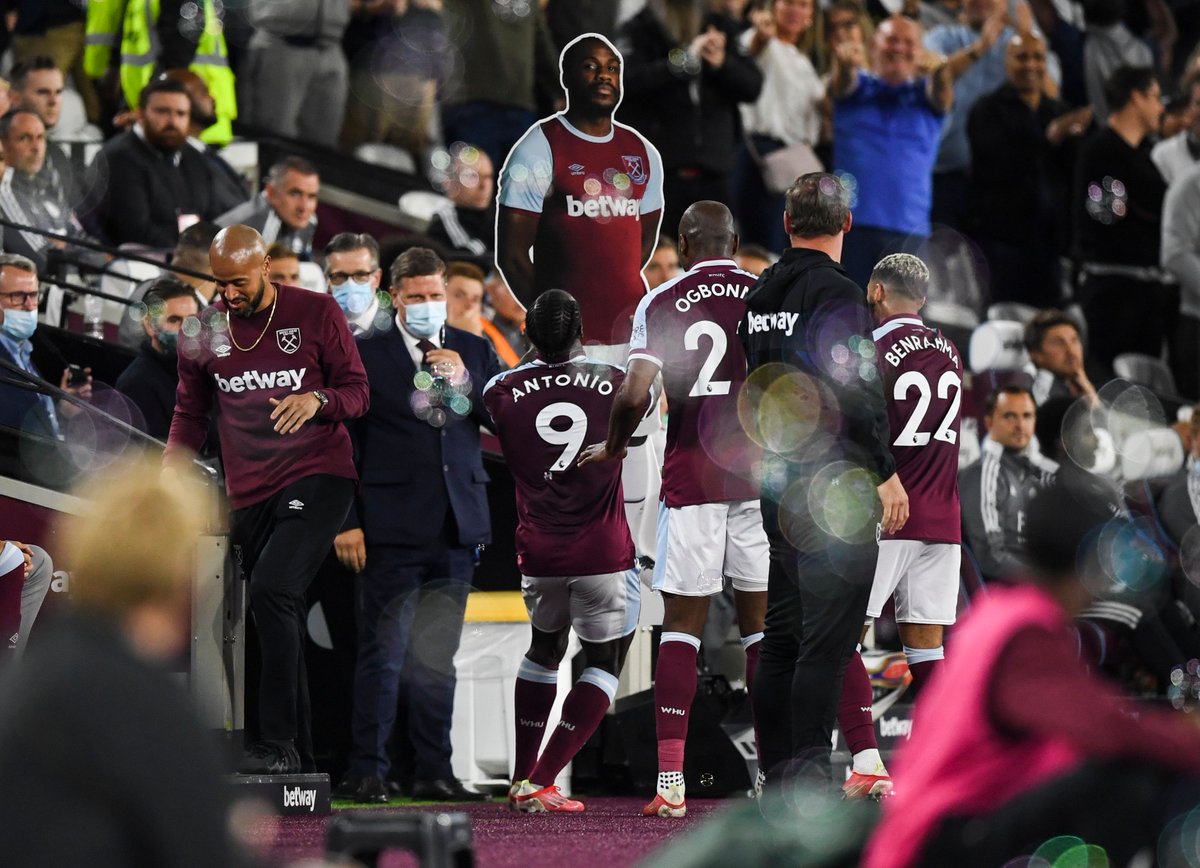 WestHam's tweet photo. Celebrating becoming our record PL goalscorer the way only @Michailantonio can 😂 https://t.co/lBkhcO7uw5