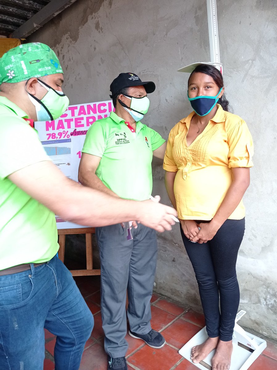 TropaVerdeApure's tweet image. Durante la jornada con el Plan de Amor en Acción en Atención a las Víctimas del Bloqueo se realizó Evaluación Nutricional para niños y niñas, Madres Gestantes y Lactantes con el Plan Nutrichicha Mamá del sector Campo Alegre III. Protección Social. #SemanaRadicalConciente