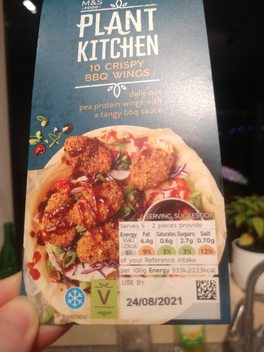 NatashaBird's tweet photo. Hey @marksandspencer who in their right mind believes 2 chicken wings is a whole serving!?
Sort yourselves out

#YesIDidEatTheWholePackByMyself #ButThisAintAboutThat https://t.co/DHRXoxKVMQ
