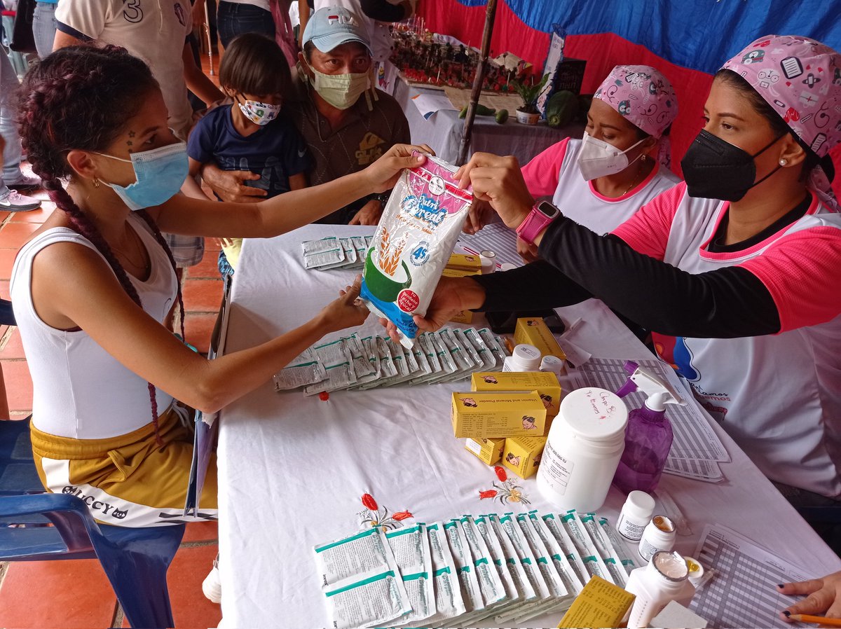 TropaVerdeApure's tweet image. Durante la jornada con el Plan de Amor en Acción en Atención a las Víctimas del Bloqueo se realizó Evaluación Nutricional para niños y niñas, Madres Gestantes y Lactantes con el Plan Nutrichicha Mamá del sector Campo Alegre III. Protección Social. #SemanaRadicalConciente