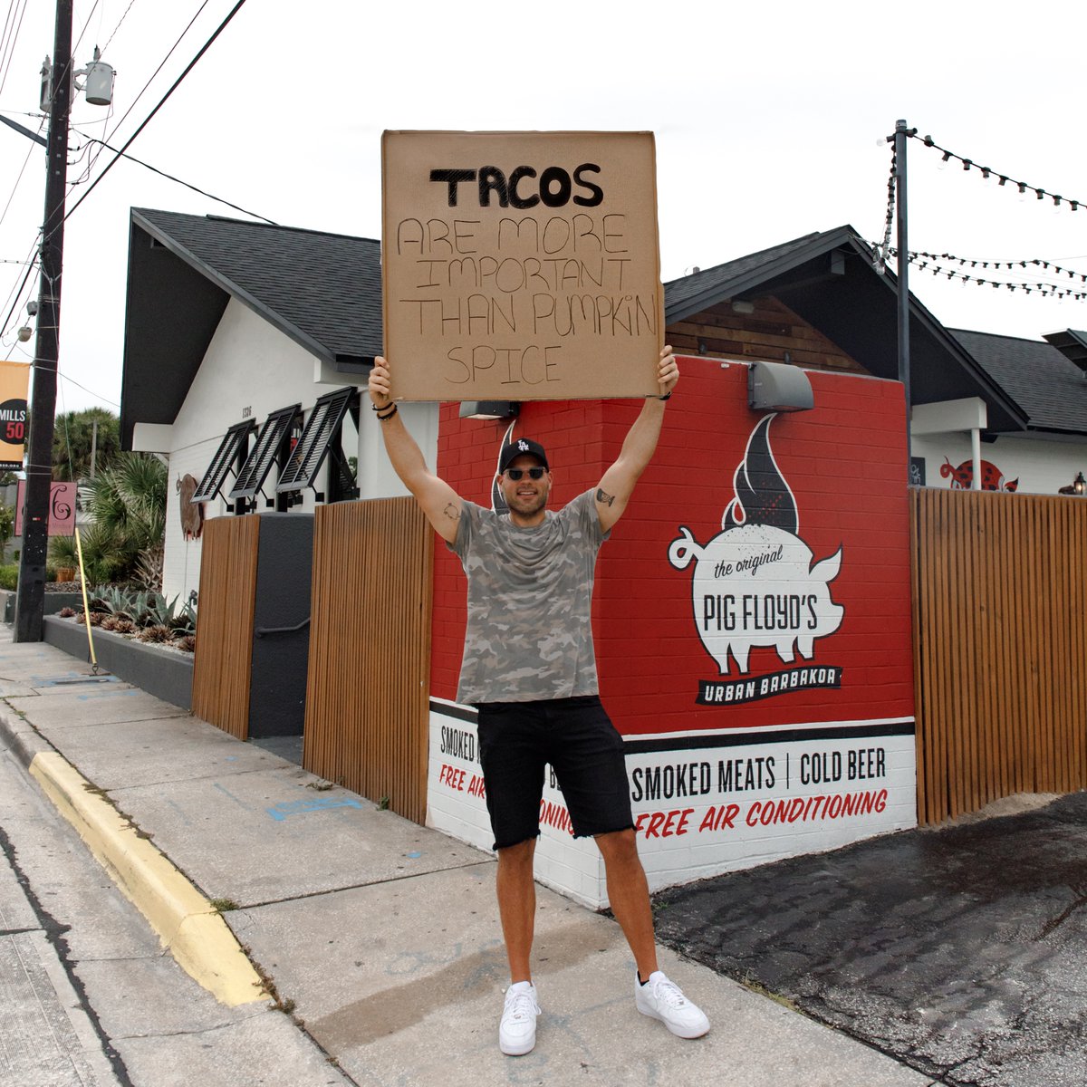 PIGFLOYDS™ tweet media