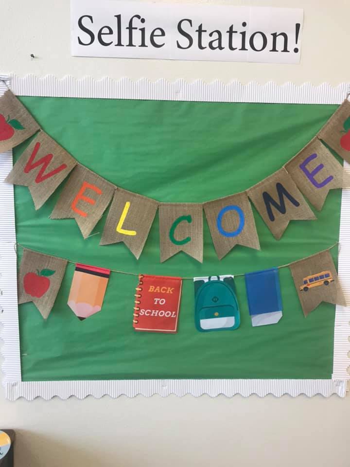 MolinaHSLibrary's tweet image. Come on over to the Molina Library and take a beginning of the year selfie with your friends! We even have fun props for you to use as well!