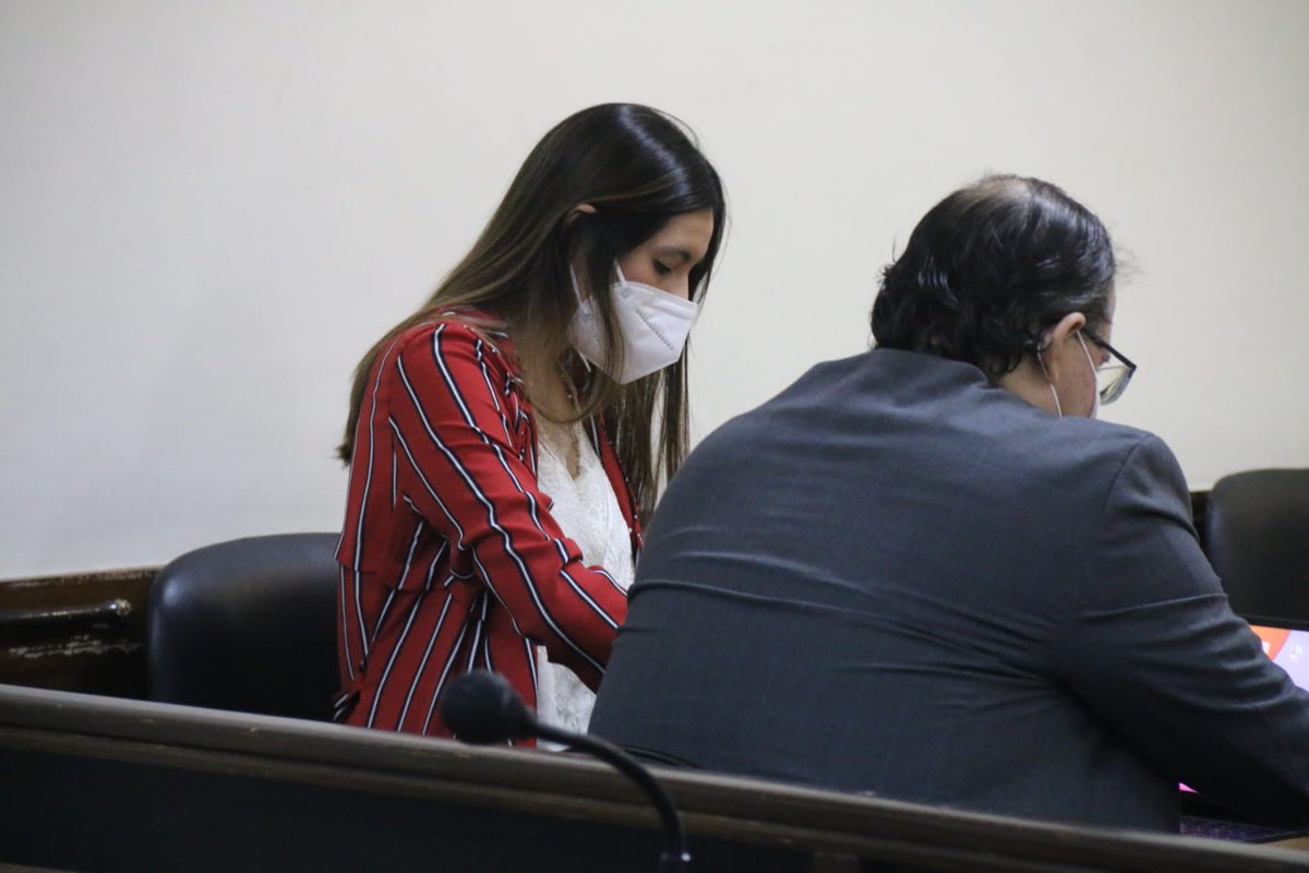 🔹La jueza Lici Sánchez elevó a juicio oral el caso por la muerte de Renato. La doctora Laura Sena será juzgada por homicidio culposo. Sobre el cargo de abandono fue sobreseída porque la fiscalía ya no acusó ni investigó por ese hecho. Hubo también varias exclusiones probatorias.