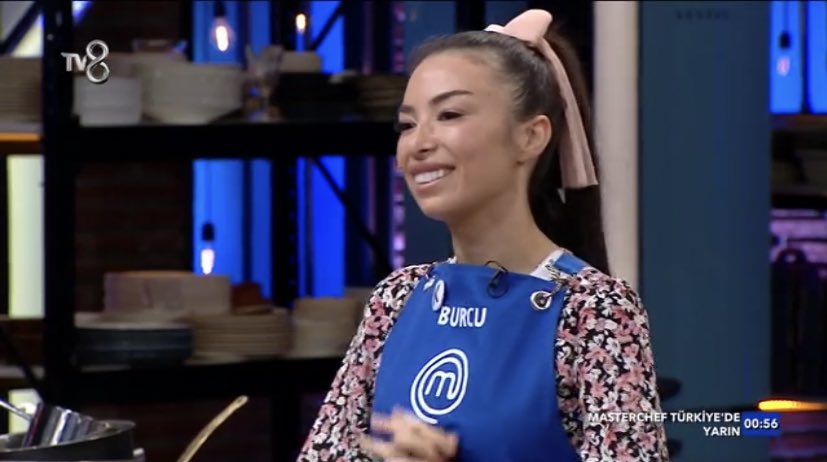 burcuonalofc's tweet photo. Avantaj oyununu da kazanan tekrar Burcu ve Mavi takım oluyor 🔥💙

İlk bölümden hem kaptanlığı hem de avantajı aldık, gümbür gümbür geliyoruz 😌

#masterchef2021 #mastercheftürkiye https://t.co/OX0up6rSFo