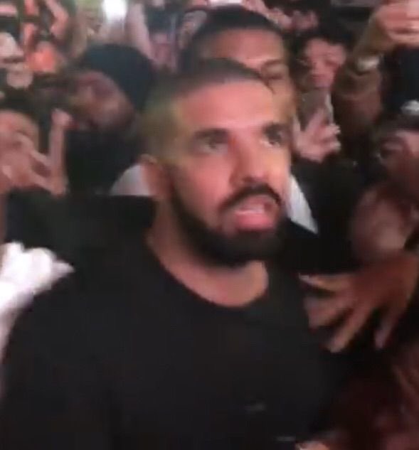 one word. 6 letters. F U M I N G
#LoveIsland