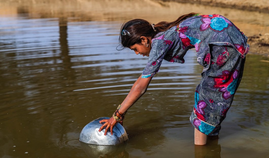 Steven_Shalita's tweet image. By the end of the century, worsening droughts will affect ~700 million people, especially in countries dependent on #agricultural labor. Learn how water shortages disproportionally impact the developing world in a new report from @WorldBankWater: wrld.bg/UbEK50FVsLg #ebbflow