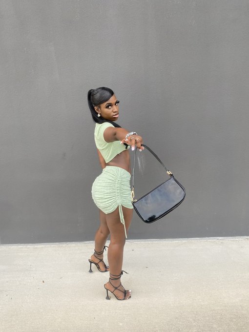 BestRealBooty's tweet image. Proof @youcraveme_ has one of the best booties. #slimthick