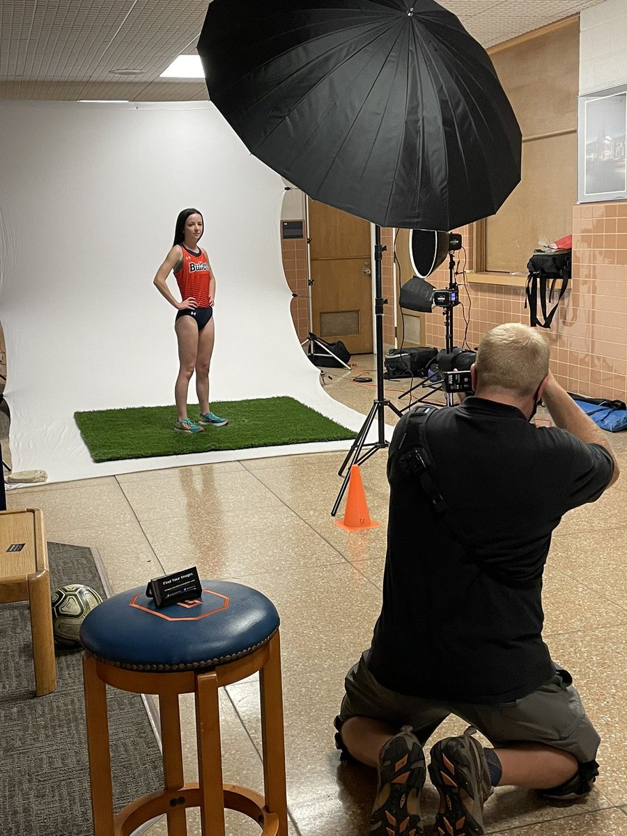 gburgbullets's tweet photo. Some behind the scenes 📸from today’s dynamic shoots with #BulletsXC @gburgmenssoccer #BulletsWSOC @GburgVB!!#GoBullets🔸🔹#CentennialConf https://t.co/iFHcKUg9rf